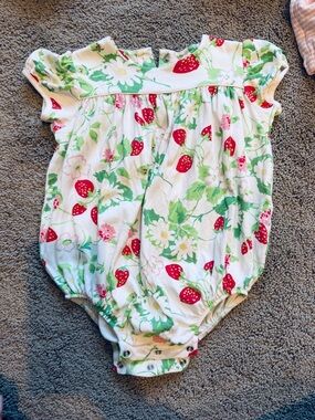 TBBC Strawberry Bubble 🍓